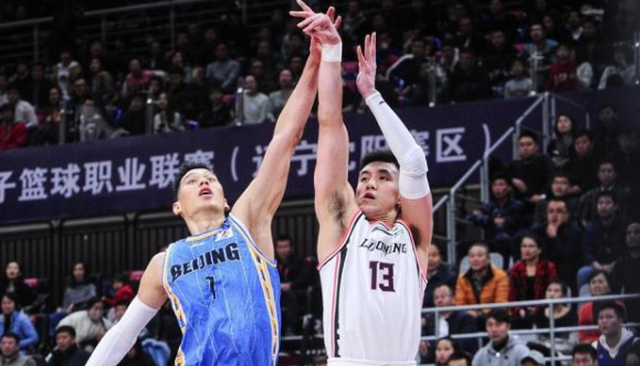  郭艾伦突破上篮绝杀北京首钢震惊全场