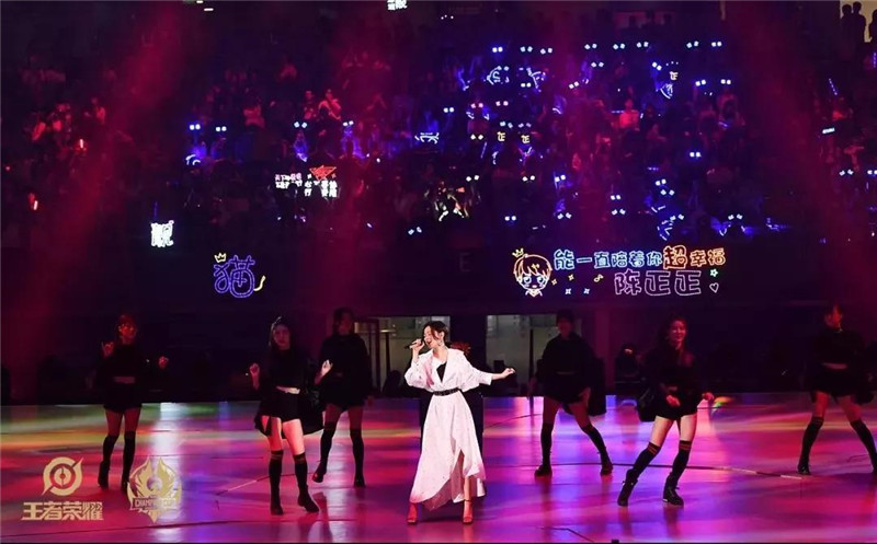  电竞新星闪耀赛场，青年选手勇夺桂冠