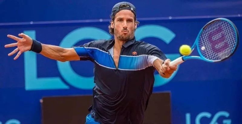  辛纳底线对抗占优，完胜名将晋级次轮