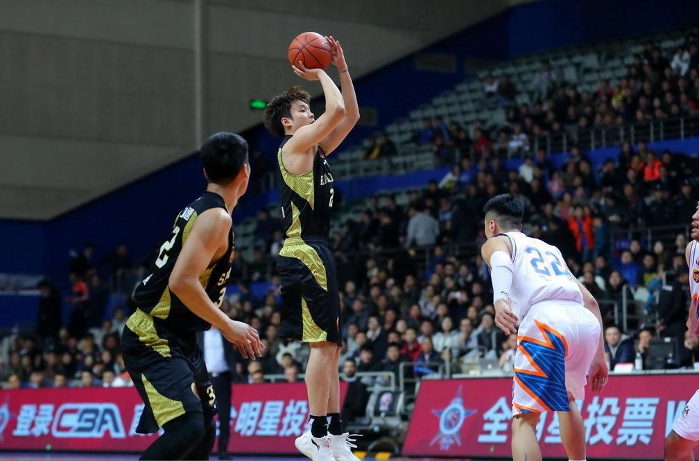  山东高速篮板碾压战胜北京控股男篮