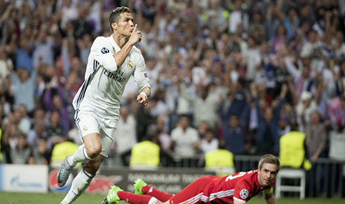  德国杯四分之一决赛，拜仁大胜法兰克福